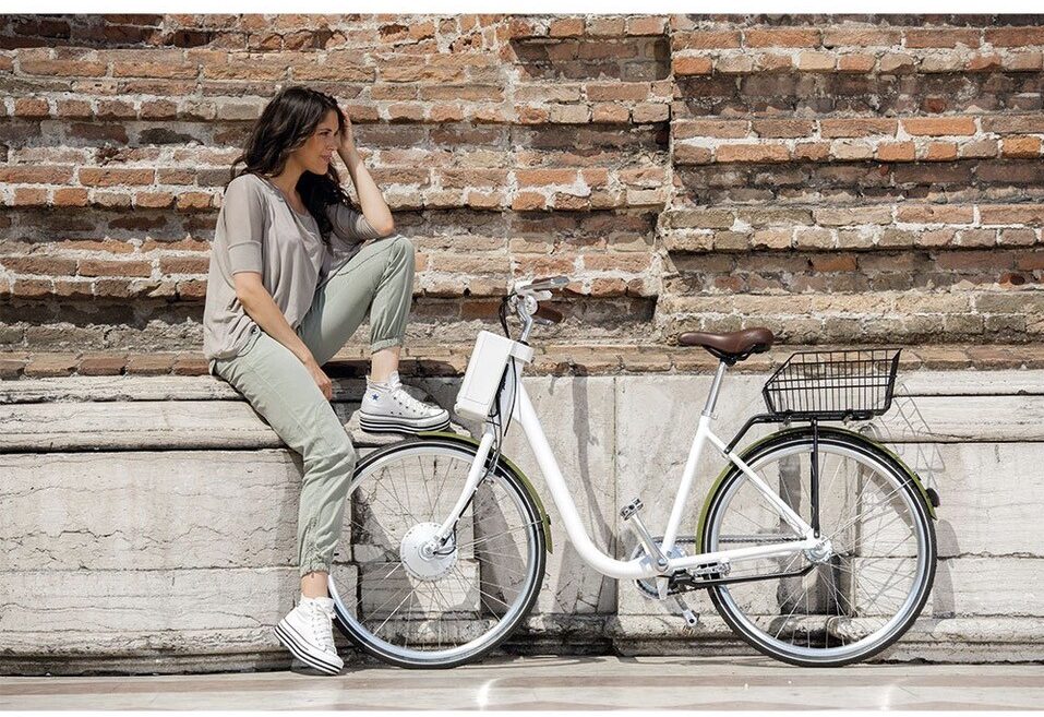 Електрически велосипедл Десислава Тодорова от Motoretta: Всеки, който иска да започне нещо свое, трябва да е смел и да го направи.